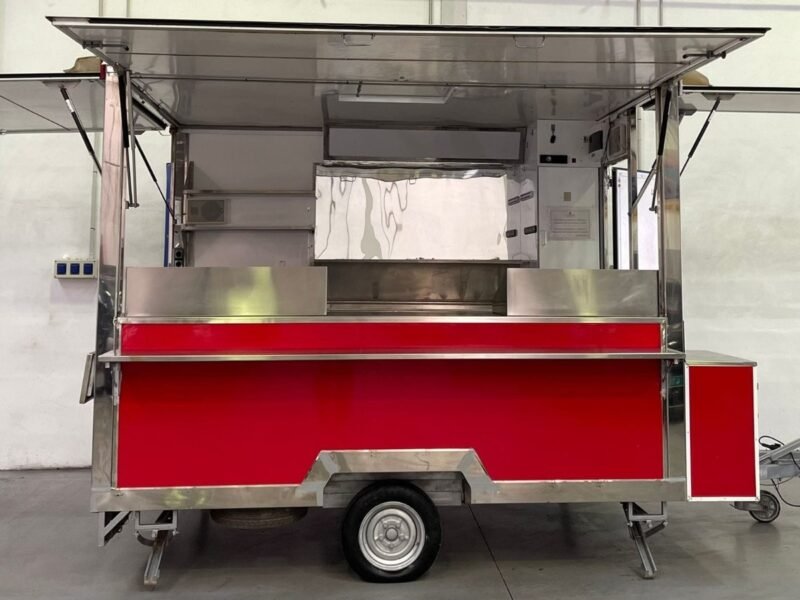 Alquilo food truck rojo de 3 metros completamente equipado